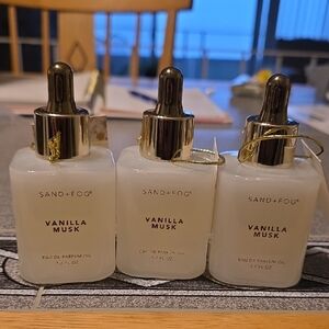 SAND + FOG Vanilla Musk Eau de Parfum Oil - White and Gold